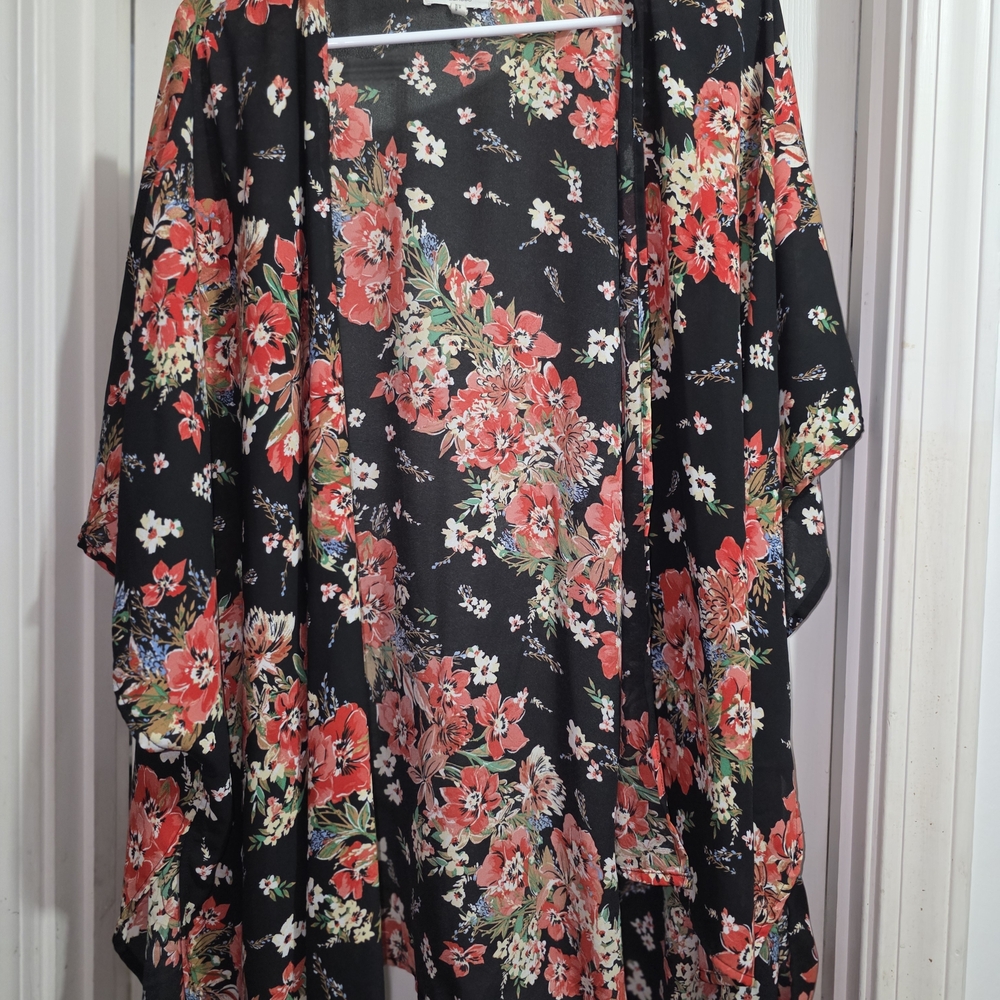 Floral Open-Front Kimono  - Black & Red One Size Fits Most